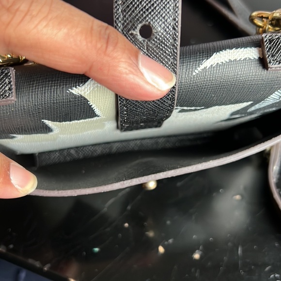 Emma Sophia Leaf Print Crossbody Wallet - Picture 3 of 6